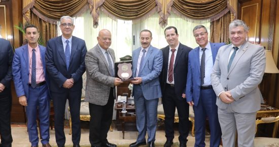 وفد جزائرى رفيع المستوى يزور الهيئة العامة لميناء الإسكندرية
