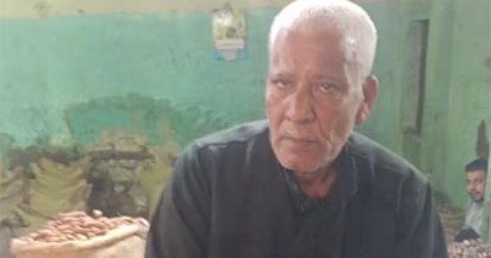 أقدم بائع بلح في سوق الساحل.. المعلم مسعد يبيع ياميش رمضان من 50 سنة.. فيديو