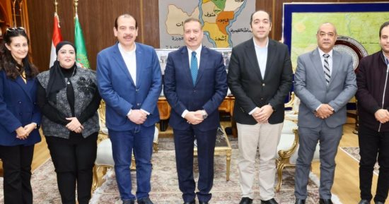 محافظ المنوفية يستقبل نائب وزير الصحة للطب الوقائى لمتابعة لسير العمل