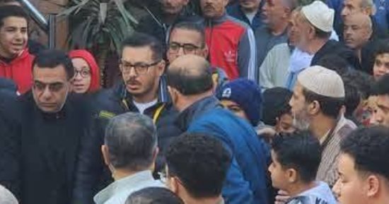 مصطفى شعبان فى جنازة شقيقه الأصغر بمسقط رأسه فى المنوفية.. صور