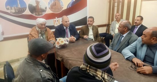 وكيل تعليم قنا يشدد على تفعيل الوحدة المنتجة بالمدارس