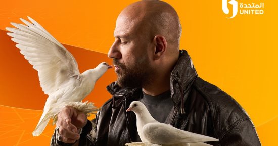 بعد ظهوره مع الحمام على بوستر الغاوي.. حكاية عشق أحمد مكي للطيور وتربيتها