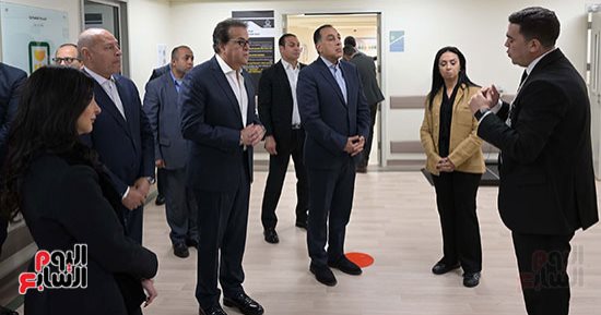 رئيس الوزراء يتفقد مستشفى "أهل مصر " لعلاج الحروق بالقاهرة الجديدة.. مدبولى يعرب عن تقديره البالغ للدور الطبى والإنسانى الذى تضطلع به المستشفى ويوجه بصرف 10 ملايين جنيه دعما من "التضامن"