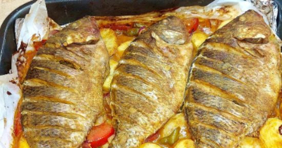 طريقة عمل صينية البطاطس بالسمك البلطى.. لو مش عارفة تطبخى إيه النهارده