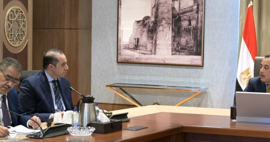 رئيس الوزراء يلتقى مسؤولى "الحوار الوطنى"