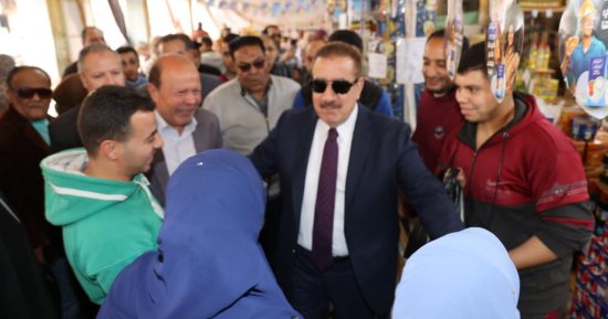 محافظ المنوفية يتفقد معرض أهلا رمضان ومنفذ حياة كريمة للسلع الغذائية