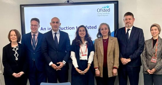 وزير التعليم يستعرض مع مدير أكاديمية "Ofsted" معايير اعتماد المدارس ببريطانيا