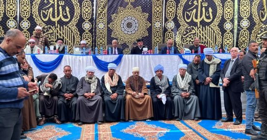 البلد كلها فى الصلح.. الكفن ينهى خصومة ثأرية بعد سنوات بين عائلتين بقنا  