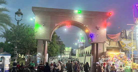 مسجد عبد الرحيم القنائى يتزين لاستقبال زوار المولد.. فيديو