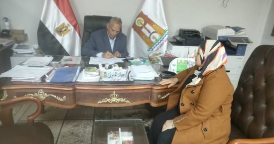 توقيع عقود قروض لدعم المشروعات الصغيرة بمدينة الخارجة فى الوادى الجديد