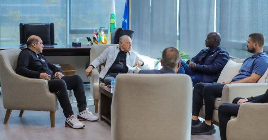 بحضور فينجر وبوساكا.. اتحاد الكرة يبدأ اليوم برنامج تطوير عناصر اللعبة