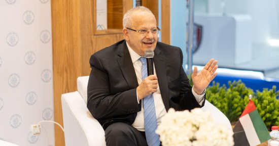 الخشت يدعو إلى تحقيق السلام العالمى الدائم القائم على العدل بمعرض الكتاب