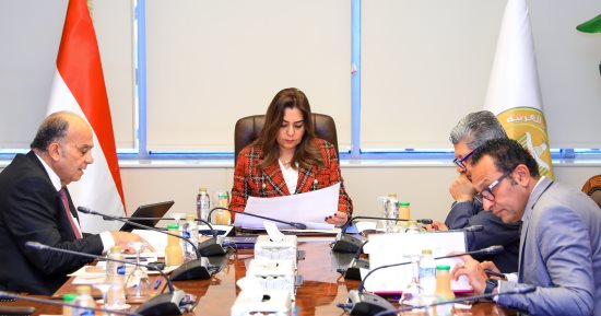وزيرة التنمية المحلية تتابع جهود تحسين مستوى النظافة بعدد من المحافظات