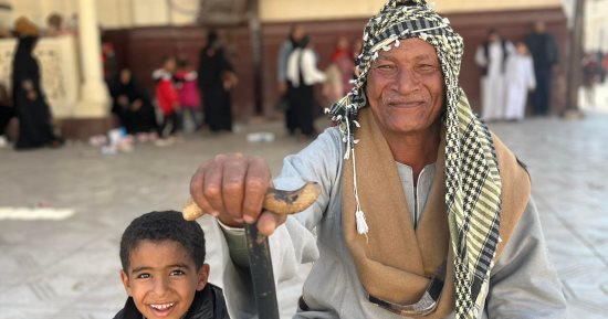 مولد سيدي عبد الرحيم القنائى.. أكبر موالد الصعيد يستقبل زوراه من كل مكان.. التردد على المسجد وساحته وزيارة الضريح وشراء الحلوى والألعاب أبرز المظاهر.. وحفيده: الاحتفالات اختلفت عن الماضي .. صور