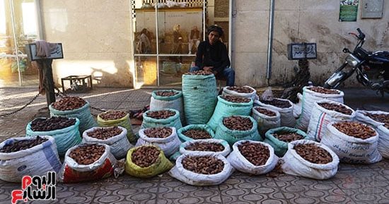 هل هلاله.. البلح الأسوانى يزين الأسواق قبل حلول شهر رمضان
