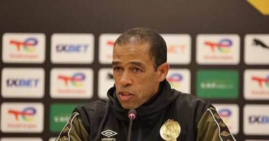 الرجاء يُعلن انفصاله عن المدرب حفيظ عبد الصادق بالتراضي