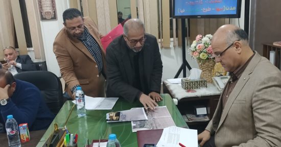 محافظ القليوبية يناقش مشاكل المواطنين خلال اللقاء الأسبوعى