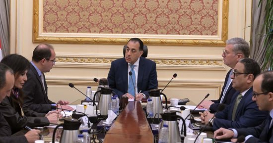 مجلس الوزراء: التجهيز لإطلاق مبادرة لتحويل السيارات للعمل بالغاز
