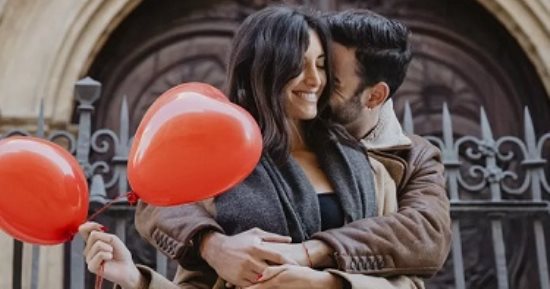 اعرف الأغنية المناسبة ليك فى عيد الحب حسب برجك