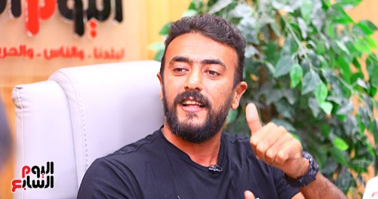 أحمد العوضى احتفالاً بالعدد الـ 5000 من اليوم السابع: خلية نحل