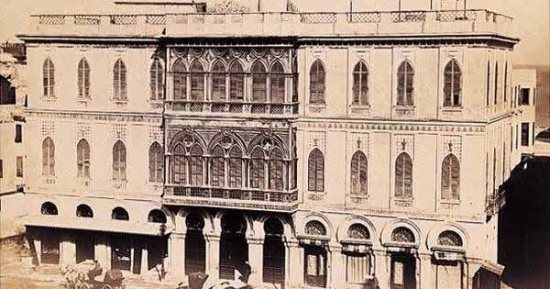 "اتيان زيزينيا" يونانى حفر اسمه فى منطقة بالإسكندرية.. جاء إلى مصر للتجارة وبنى له قصر فيها.. وكان من أصدقاء محمد على باشا وشغل منصب قنصل بلجيكا.. واشترى قطعة أرض كبيرة أصبحت من أجمل مناطق عروس البحر المتوسط