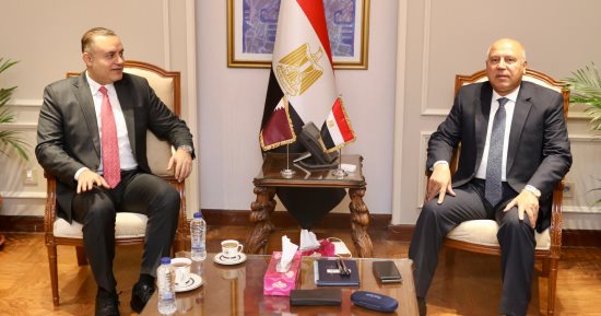 كامل الوزير يبحث مع سفير قطر تعزيز التعاون بين البلدين