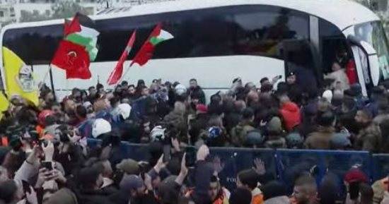 حماس: لا محادثات مع إسرائيل إلا بعد إطلاق سراح الأسرى