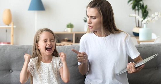 هل نعلم أبناءنا العنف دون أن نشعر؟.. خبراء يجيبون