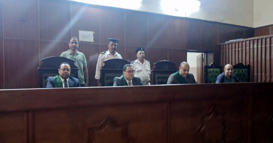 المشدد 6 سنوات لعاملين متهمين بالاتجار فى المواد المخدرة بسوهاج