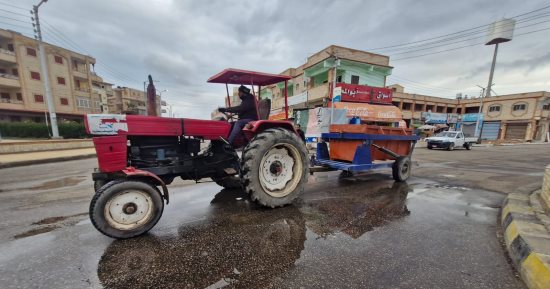 محافظ كفر الشيخ يتابع جهود سحب تراكمات مياه الأمطار بمدينة مصيف بلطيم
