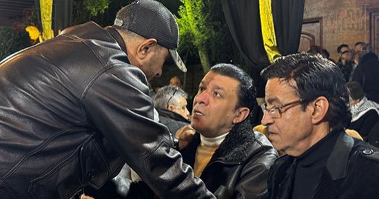 مصطفى كامل وحلمي عبد الباقى وهايدى موسى في عزاء والدة مصطفى حلمى