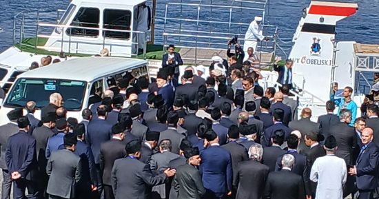 تشييع جنازة الأمير كريم الحسينى آغاخان الرابع لمثواه الأخير فى أسوان.. فيديو