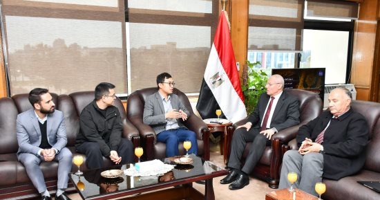جامعة قناة السويس تبحث التعاون مع شركة صينية لتعزيز فرص التدريب والتوظيف