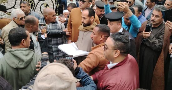 إنهاء خصومة ثأرية بين عائلتين فى المنيا.. وشرط جزائى مليون جنيه.. صور