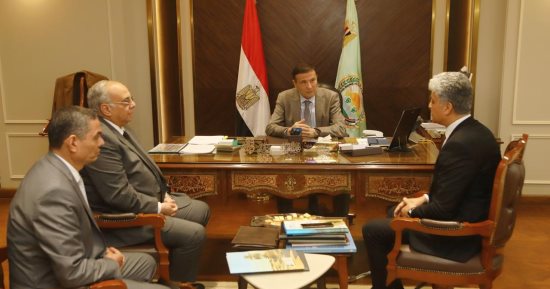 ‫ وزير الزراعة يستقبل أمين مرصد الصحراء لبحث التعاون فى ملف تغيرات المناخ