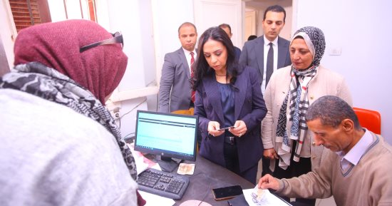 جولة مفاجئة لوزيرة التضامن بالوحدات الاجتماعية وتوجيه عاجل لفريق عمل الوزارة