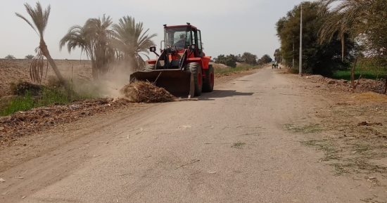رفع 70 طنا من القمامة والمخلفات بقرية بـ8 قرى بمركز سوهاج