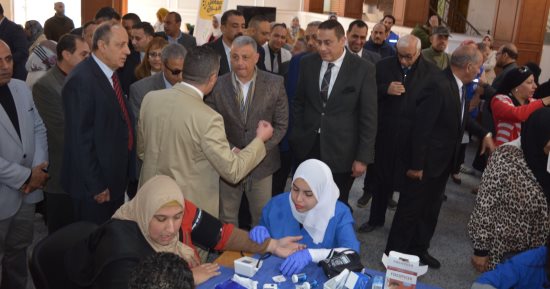 مساعد وزير العدل لشئون الصحية: المبادرات الرئاسية تسلح المواطن بالعلم والصحة
