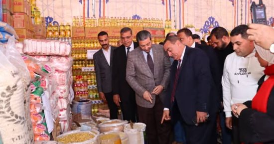 محافظ دمياط يفتتح معرض "أهلا رمضان" بكفر سعد