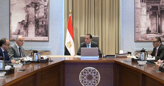 رئيس الوزراء يتابع مع وزير الموارد المائية والري عددا من ملفات عمل الوزارة