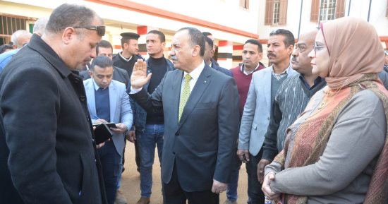 محافظ أسيوط يوجه بإتاحة منافذ جديدة لتلقى تظلمات الشهادة الإعدادية