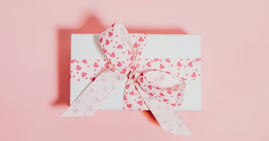 لو عيد ميلاد حد عزيز عليك قرب.. 9 أفكار هدايا تشحن الطاقة وتخفف التوتر