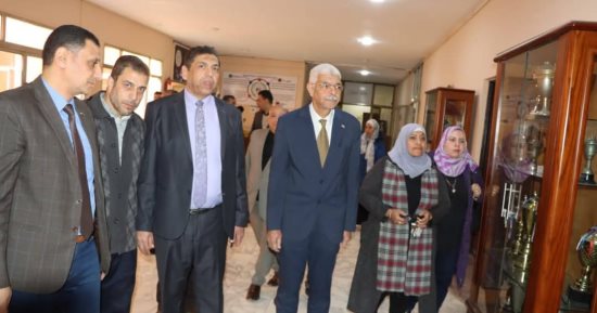 رئيس جامعة المنوفية يتفقد سير العملية التعليمية في الفصل الدراسي الثاني بكلية العلوم