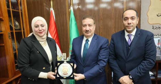 محافظ المنوفية يكرم متدربات برنامج "المرأة تقود للتنفيذيات" 