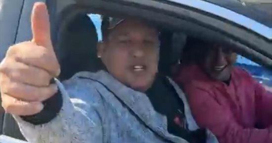 بيكا على الأسفلت.. أول صور للمطرب حمو بيكا بعد انتهاء مدة حبسه شهرين 