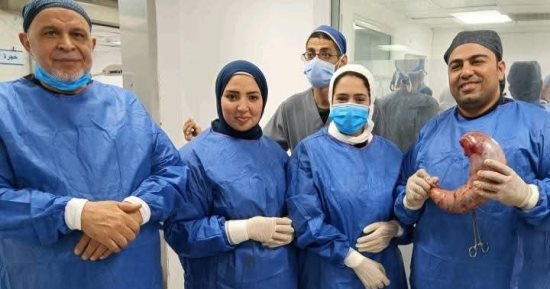 فريق طبى بالزهراء الجامعى ينجح فى إجراء عملية تكميم دقيقة لمريض يزن 275 كيلوجرام