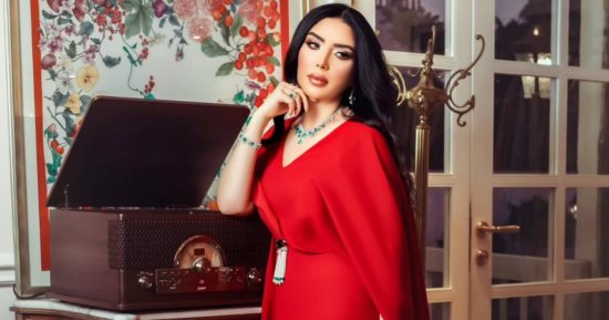 عبير صبرى تتألق بالأحمر فى أحدث جلسة تصوير احتفالاً بـ عيد الحب