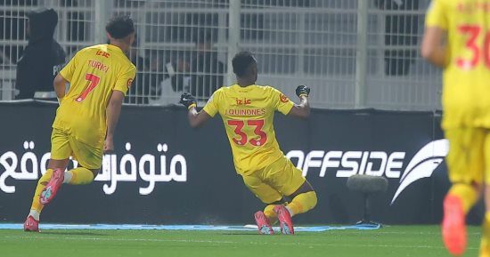 القادسية يهزم الشباب 3-2 في ليلة طرد أوباميانج بالدوري السعودي.. فيديو
