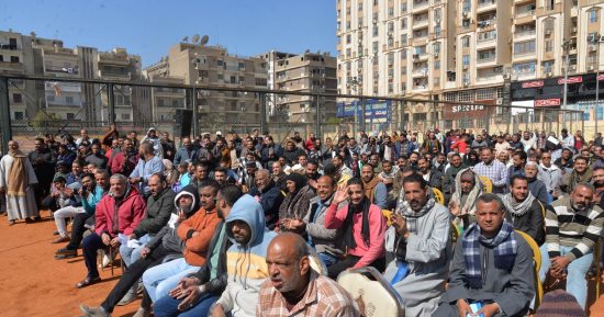 محافظ أسيوط يشهد القرعة العلنية لاختيار الفائزين بترخيص 150 سيارة تاكسى