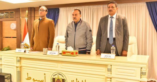 محافظ أسيوط يوجه بسرعة الانتهاء من سلسلة معارض أهلاً رمضان